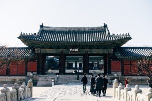 효종 시대 궁중 도자기와 공예품 특징
