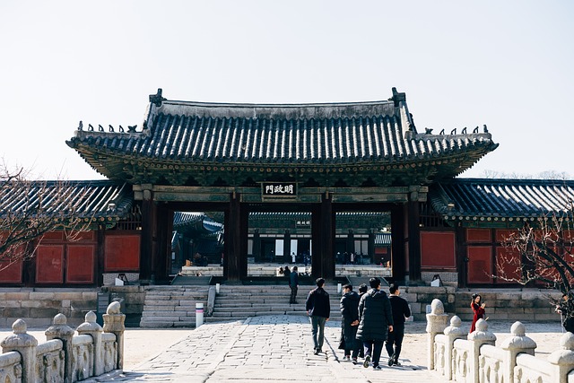 효종 시대 궁중 도자기와 공예품 특징